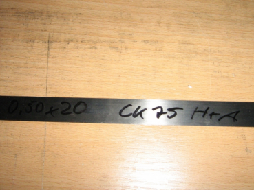 Federbandstahl CK75 gehärtet   8x1,0 mm Länge 1000 mm